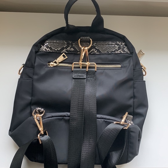 Backpack, Crossbody Bag Convertible Aprox 13”x13” NWOT - Picture 5 of 8